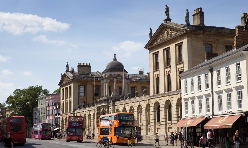 Oxford vs. Cambridge: Similarities and differences