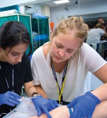 students at the cambridge medicine summer school (mobile)