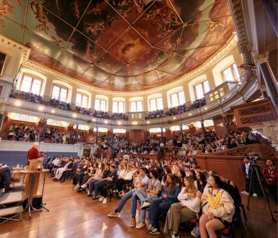 Marcus du Sautoy giving a lecture in the Sheldonian Theatre to our Oxford Summer School