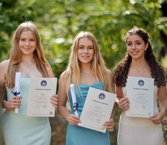 Oxford summer school graduates